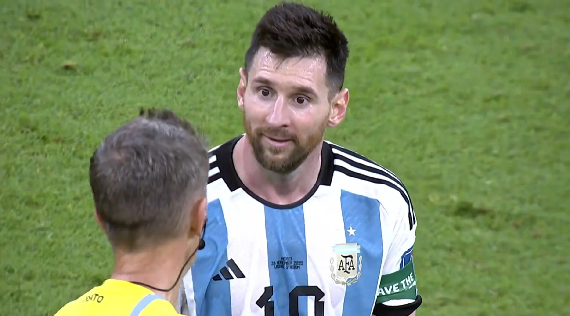 博鱼官网-梅西遭遇批评，转会传闻引发热议(梅西继续被同行盛赞)