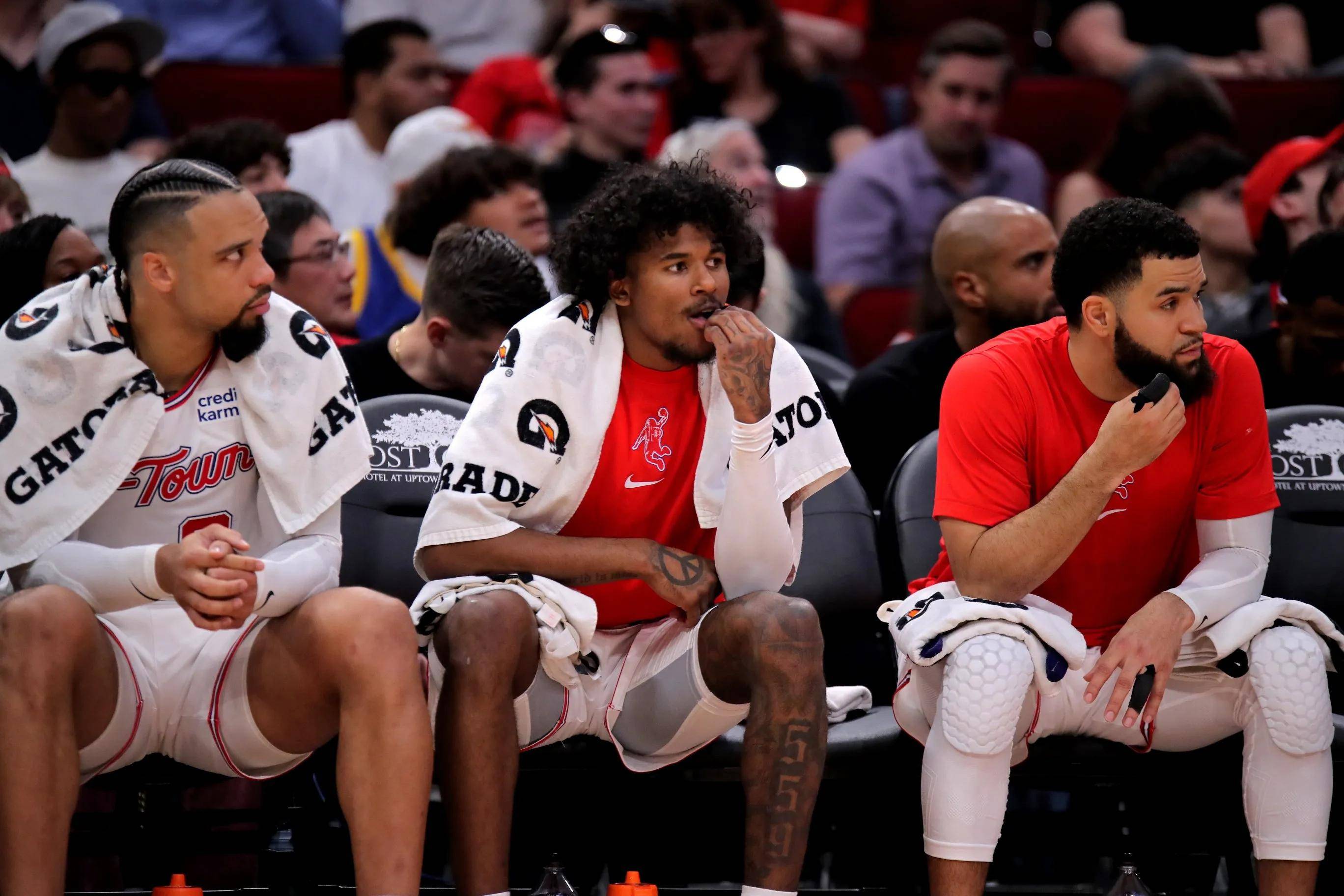 关于斯特林缺席多场比赛赛季前景蒙上阴影的信息